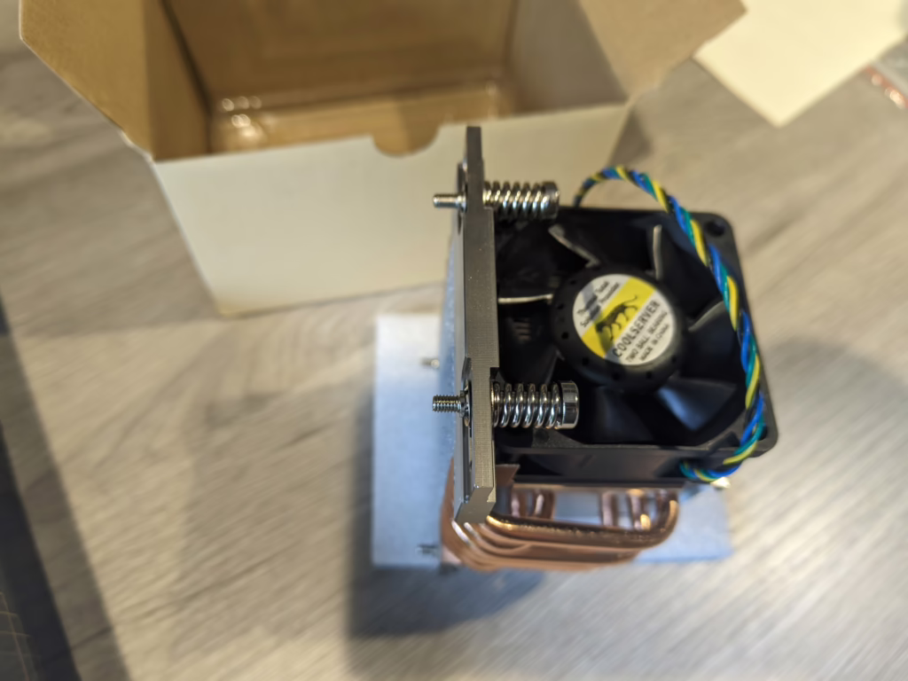 SP6 CPU fan heatsink. 2U