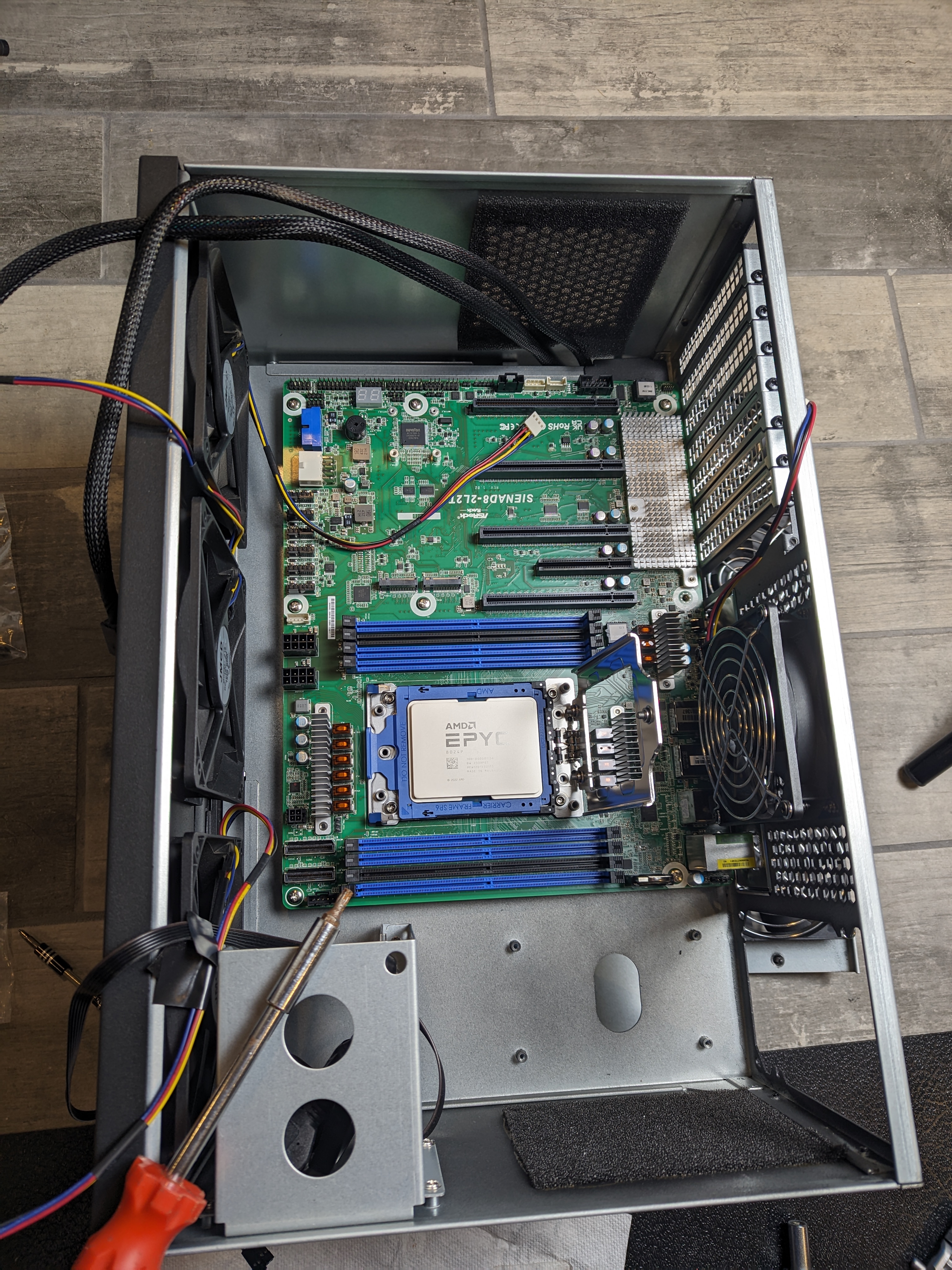 amd epyc SP6 8024 CPU